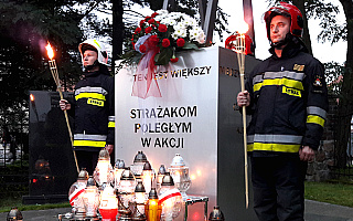 Warmińsko-mazurscy strażacy stanęli do apelu poległych. Uczcili kolegów, którzy zginęli na służbie